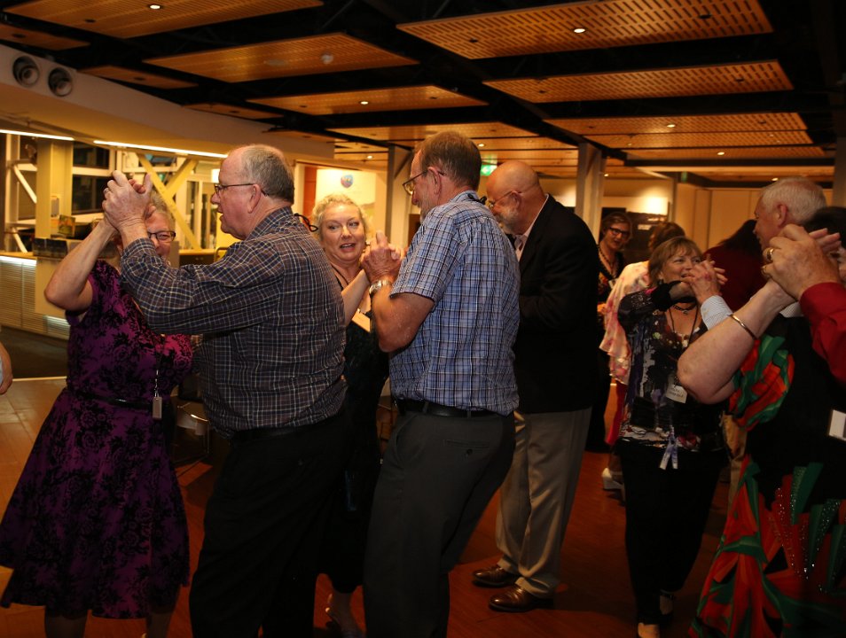 IMG 0772-coral-pat-lisa-cameron-derric-barndance