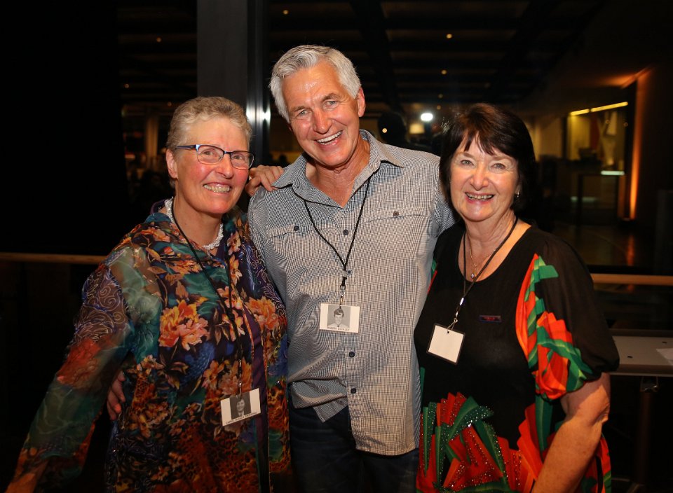 IMG 0806-crop-carol-robert-wendy