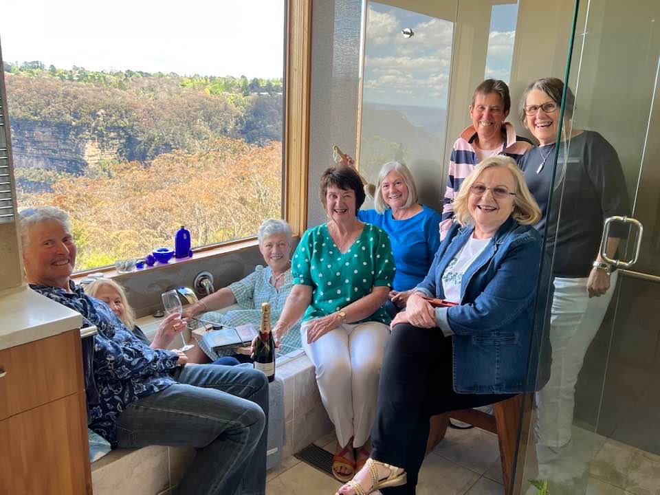 Ula-bathroom-leura-carol-janine-narelle-wendy-chrissie-colleen-ula-pat